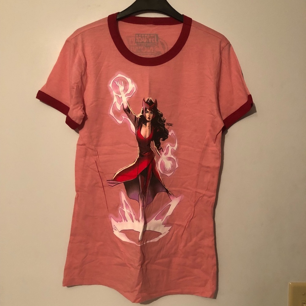 Marvel Scarlet Witch T-shirt Medium